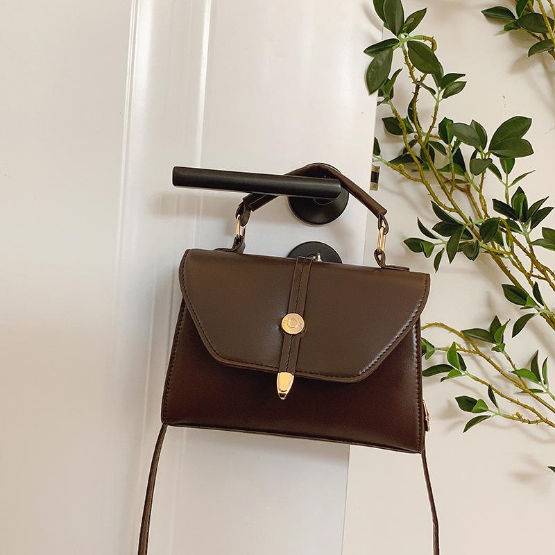 Retro fashion simple temperament small bag women's 2025 spring and summer new versatile ins messenger bag small square bag women's bag