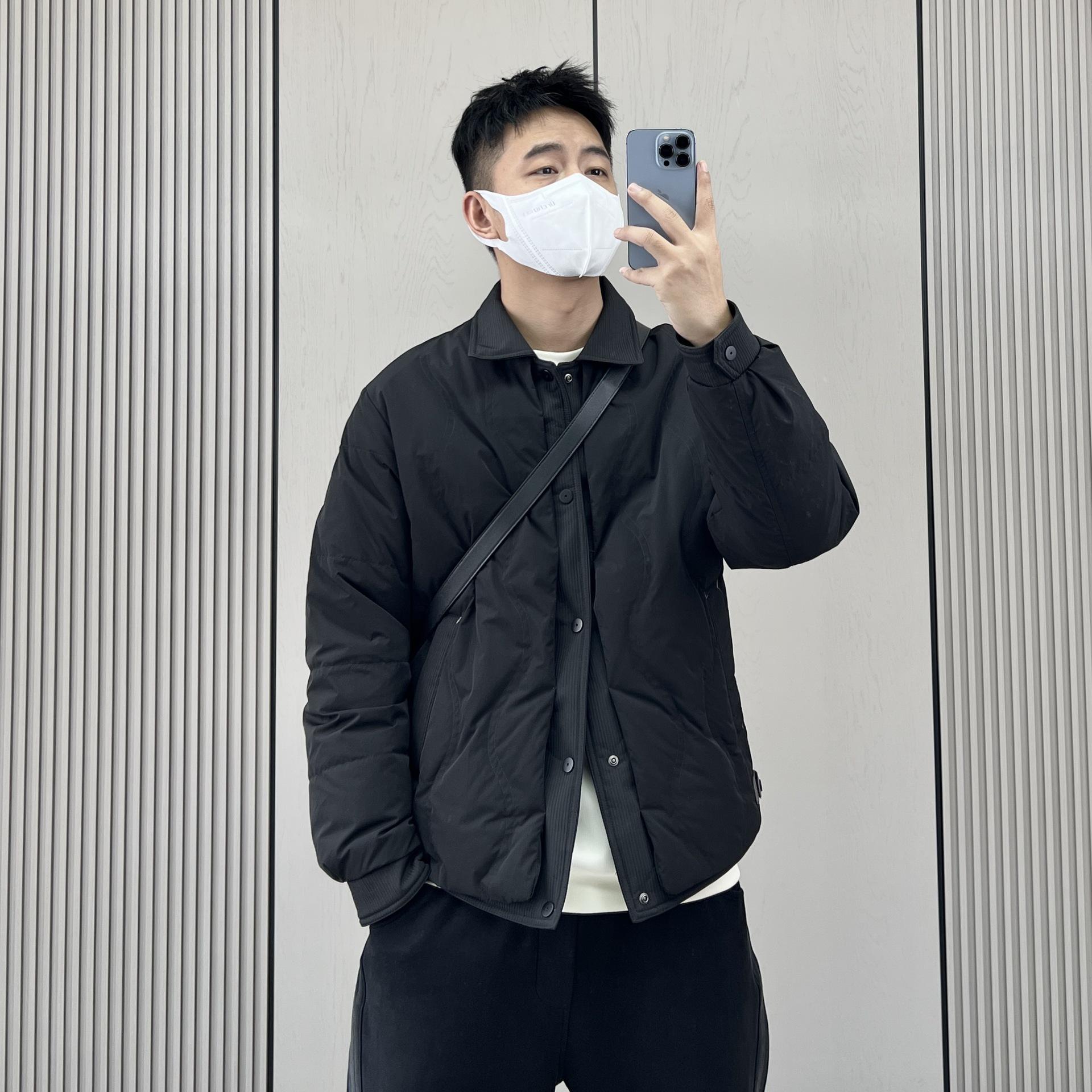 

Plum Blossom Men s Lightweight Trendy Down Jacket - Versatile, Warm, and Cool Winter Style 3XL чорний