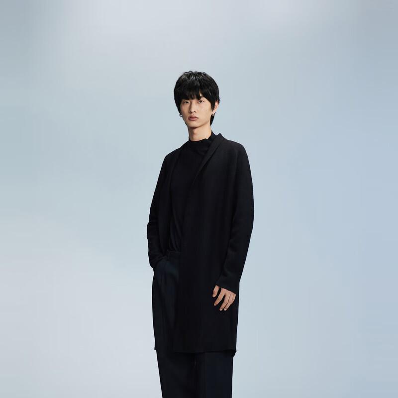 Pull en laine à col montant et manches longues coupe slim pour homme CROQUIS Automne 2024