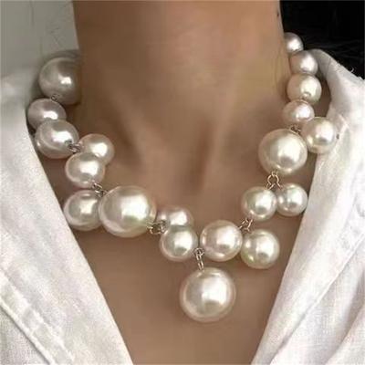 XIALUOKE Vintage Hyperbole Bead Pearls Necklace Collarbone Chain Women's Elegant Pendant Necklace Bride Jewelry