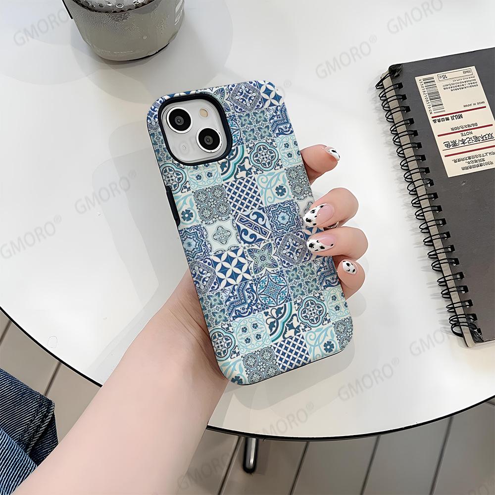 Retro Totem Checkerboard 2-in-1 Mobile Phone Case iPhone16 Matte Magnetic Film Case Apple 17 Mobile Phone Case