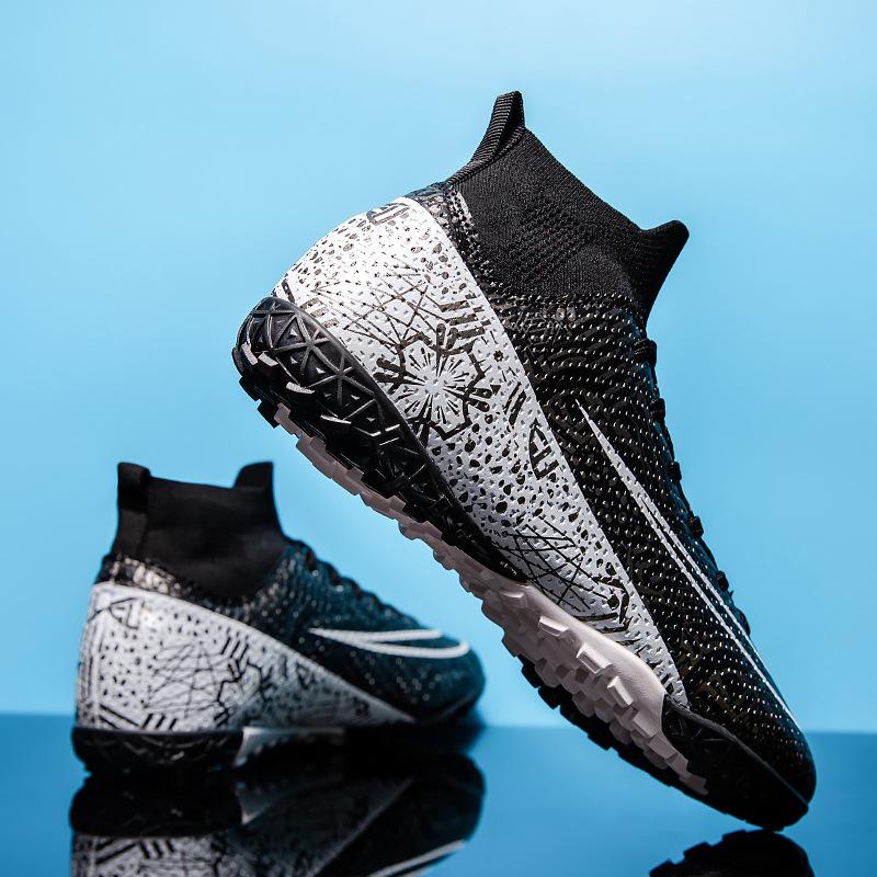 Beliebte Kinder Erwachsene abgebrochene Nägel lange Nägel Fußballschuhe Sportschuhe