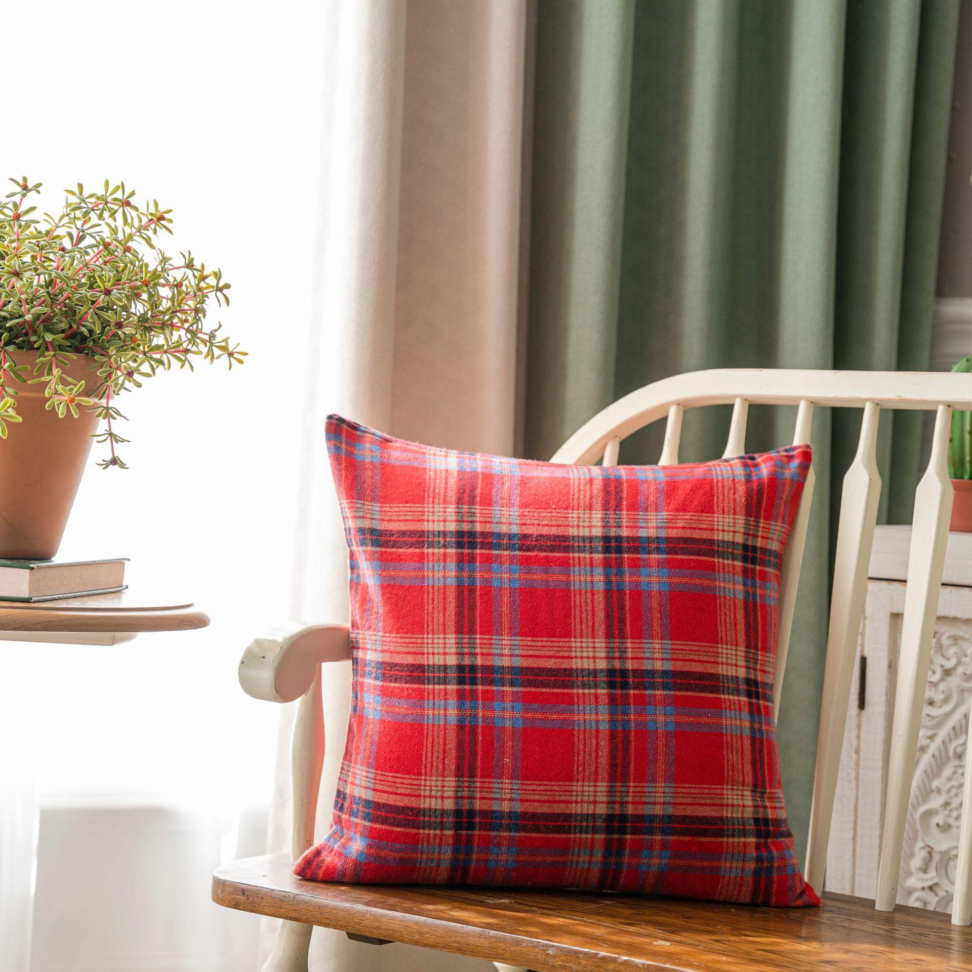 Husă de pernă decorativă în carouri de Crăciun roșu și verde pentru husă de pernă din tartan scoțian Farmhouse Bivol în carouri decor de Crăciun 30x50cm
