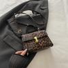 Niche Design Crossbody Bag For Women 20256 Autumn New Fashion Simple Stylish Underarm Leopard Print Vintage Single Shoulder Bag