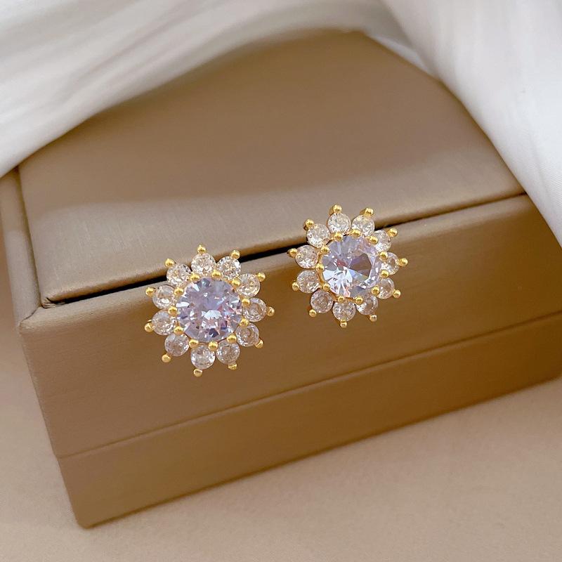 Sun Flower Necklace Earrings Set Light Luxury Slightly Inlaid Personality Temperament Banquet Earrings Items Combination