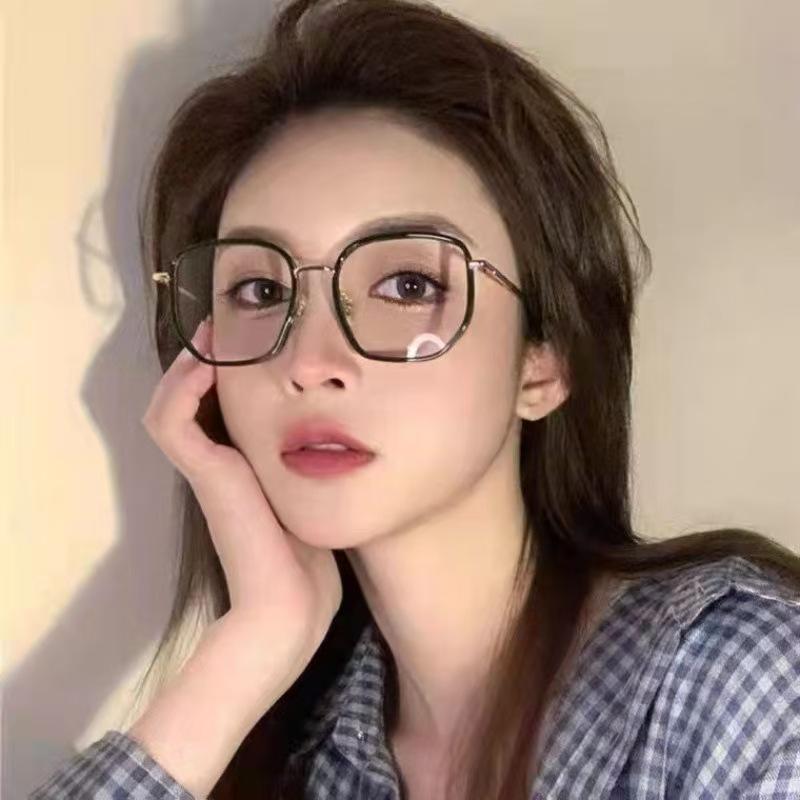Ultralight Blue Blocking Glasses Girl Retro Green Frame Plain Glasses Blue Light Bezel Transparent Eyewear Glasses For Women