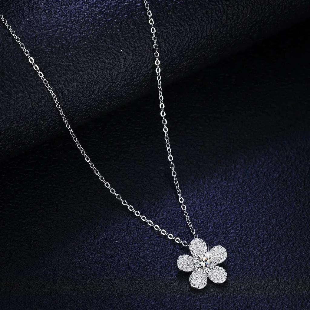 Luxury Platinum Pendants Moissanite Diamond Necklace for Women Camellia New Collarbone Chain Wedding Jewelry Gift