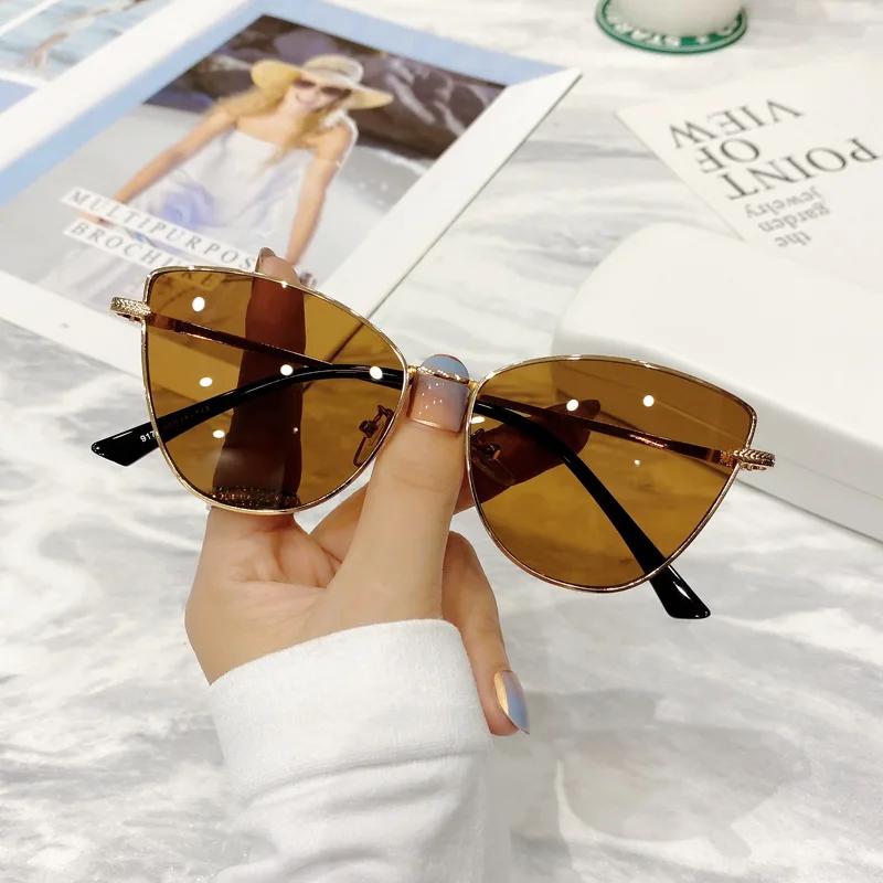 Vintage Cat Eye Frame Sunglasses Women New Luxury Brand Designer Fashion Female Eyewear Trendy Eyeglasses Shades for Lady