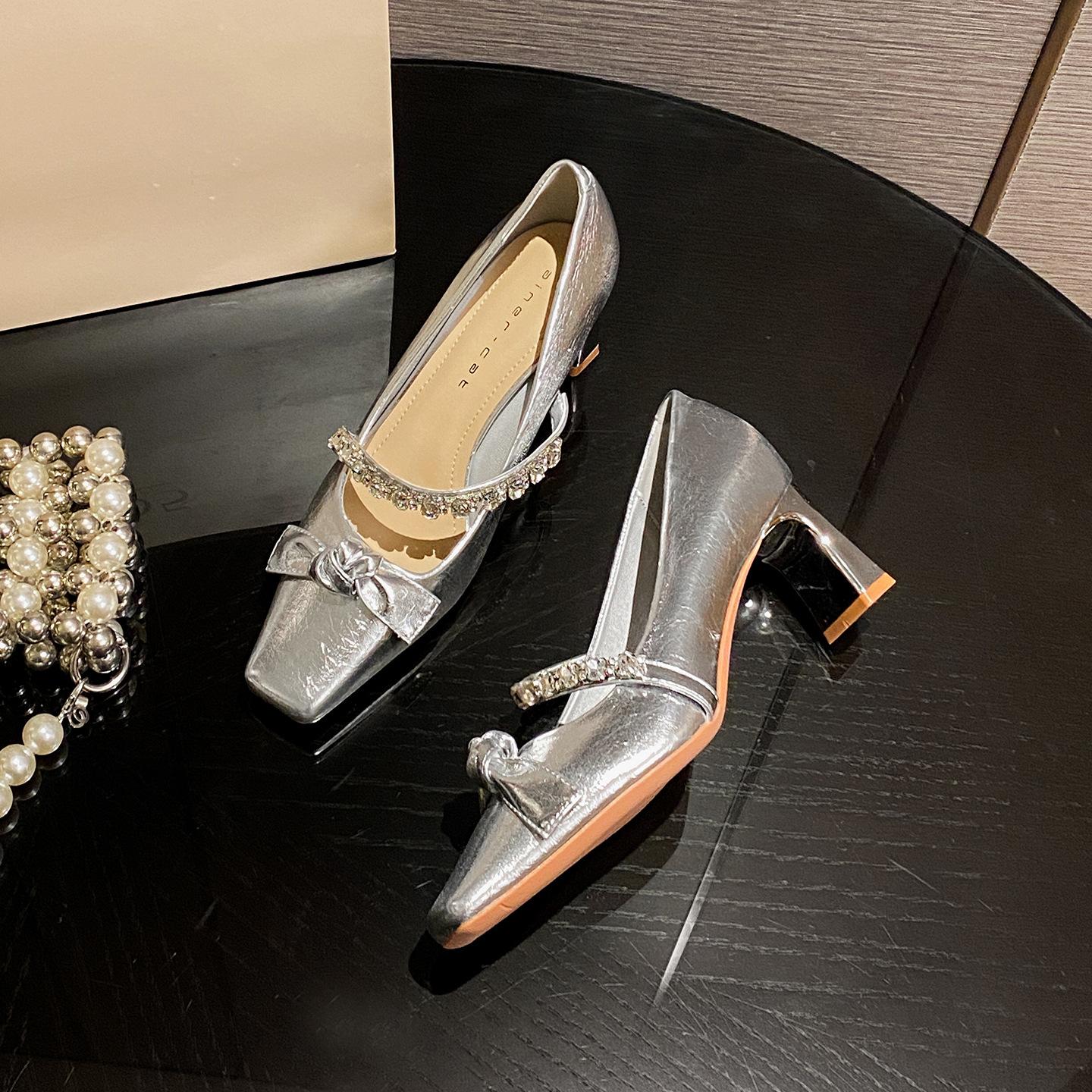 

6411 туфли на высоком толстом каблуке женские 2025 с квадратным носком Мэри Джейн французские со стразами с вырезом и бантом туфли-лодочки 39