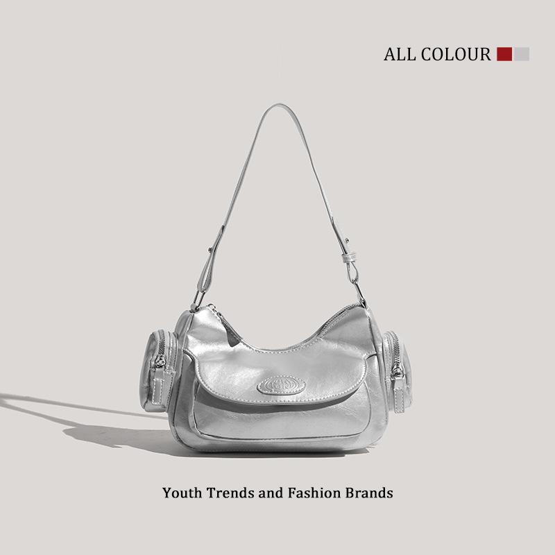 

Niche design large capacity shoulder armpit bag locomotive bag new versatile armpit bag commuter messenger bag tide