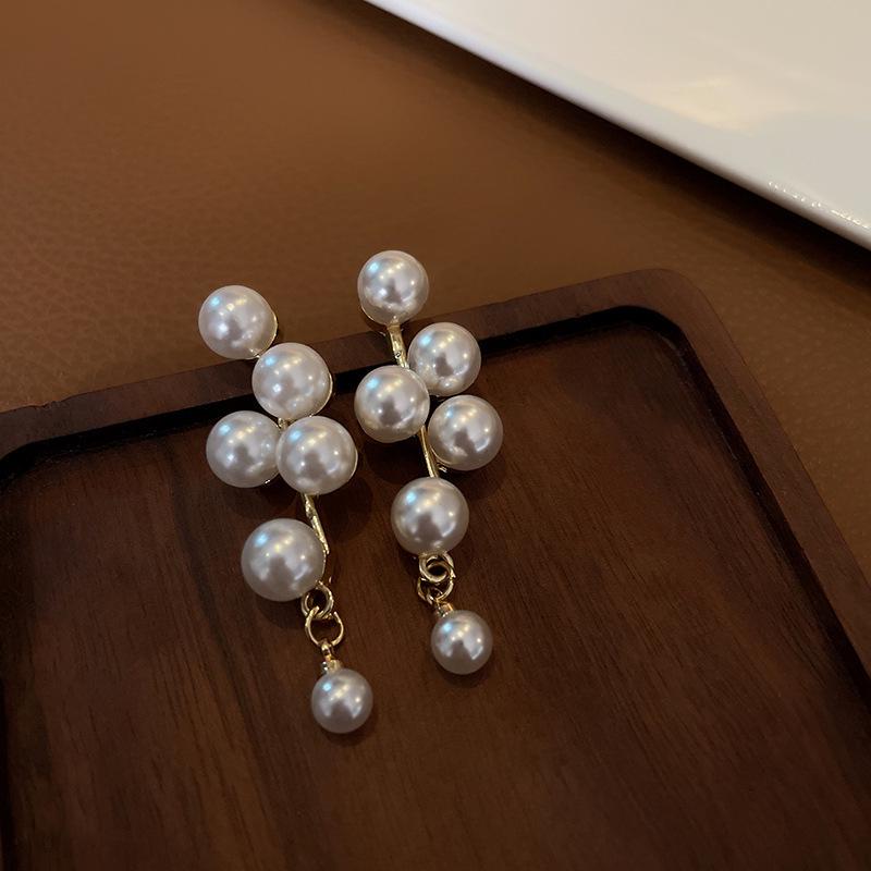 Silver Needle Luxury Zircon Flower & Butterfly Pearl Earrings - High-End French Retro Autumn/Winter Style