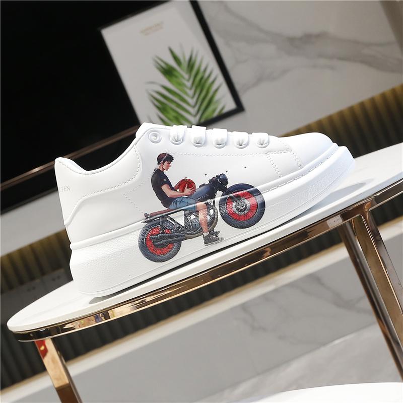 

Дышащая обувь для мужчин из искусственной кожи, повседневные мужские однотонные кроссовки на плоской подошве, мужская обувь, осенняя обувь для фитнеса, вулканизированная обувь 39