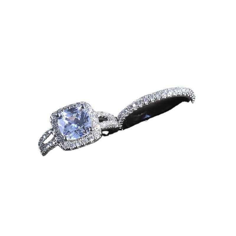 Slightly Inlaid Diamond Zircon Ring, European and American Luxury Engagement Couple Ring for Women