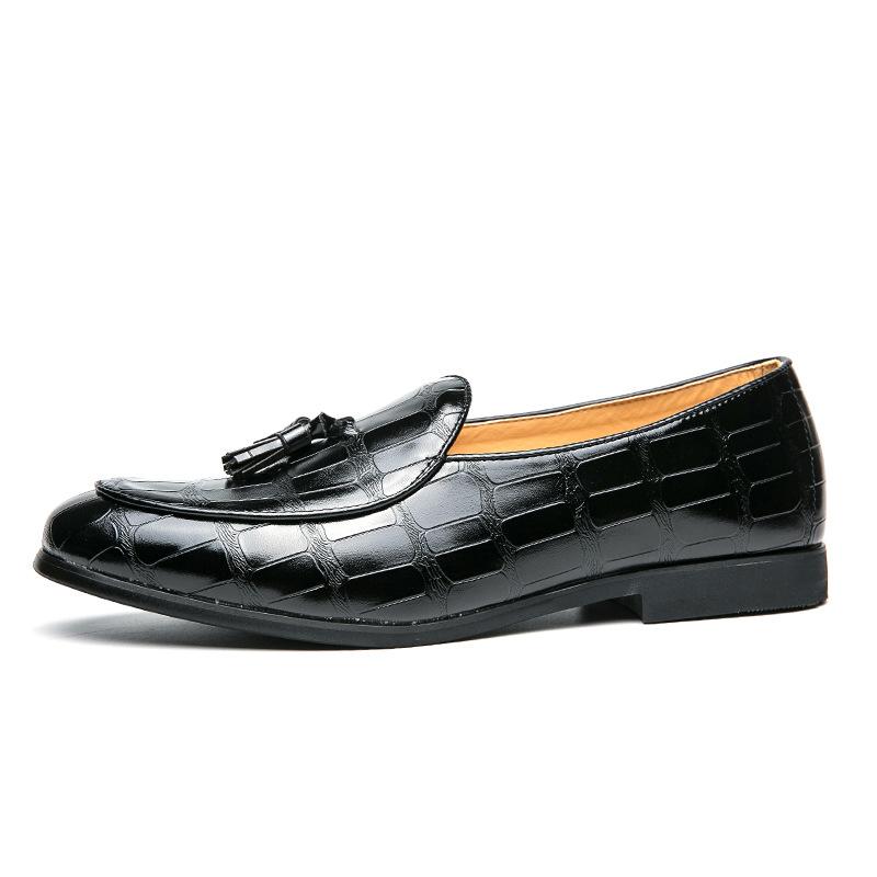 Large size leather shoes men's British pointed toe one pedal fringed men's shoes foot cover business leisure trend small leather shoes