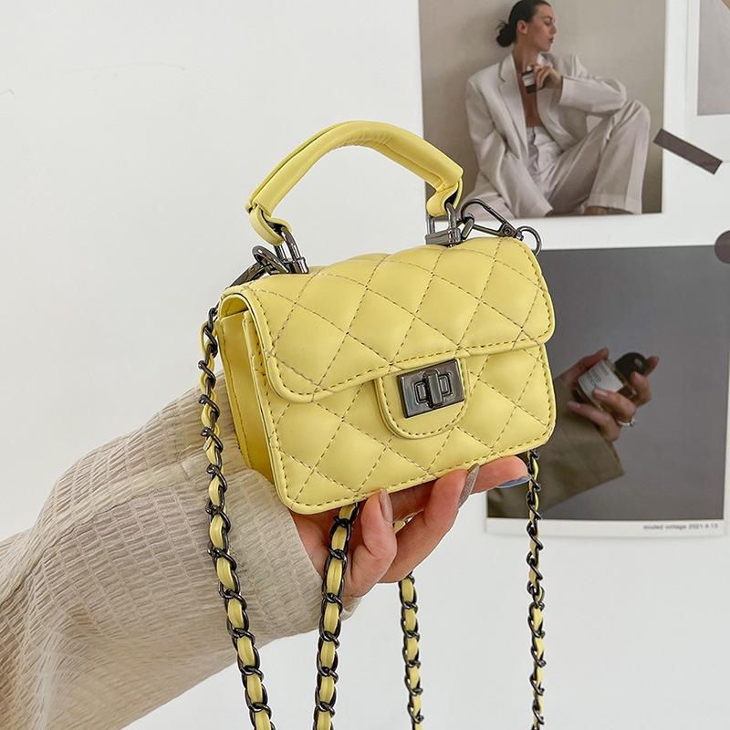 IELGY Women's Fashion Diamond Chain Messenger Bag, Mini Candy Color Change Red Envelope.