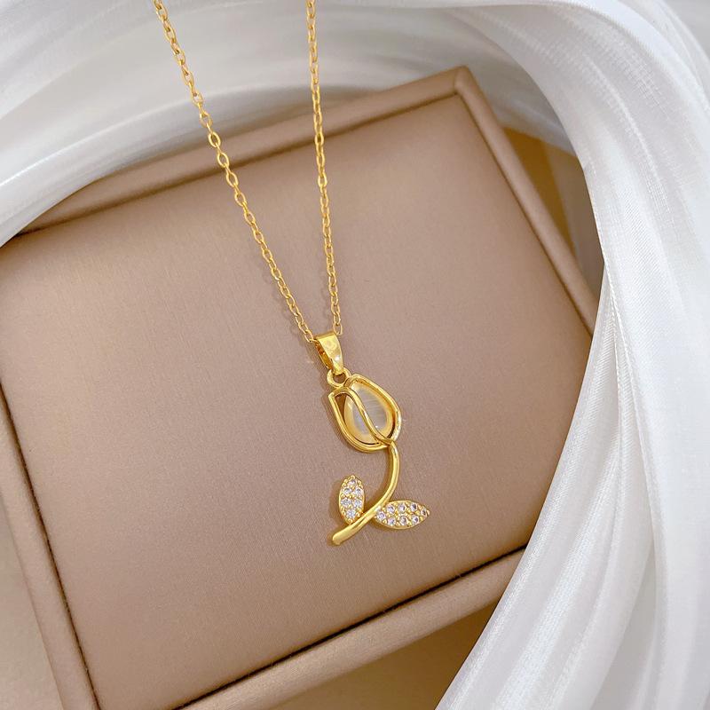 Cat'S Eye Tulip Fashion Light Luxury Temperament Gorgeous Personality Necklace Female Versatile Collarbone Chain Titanium Steel