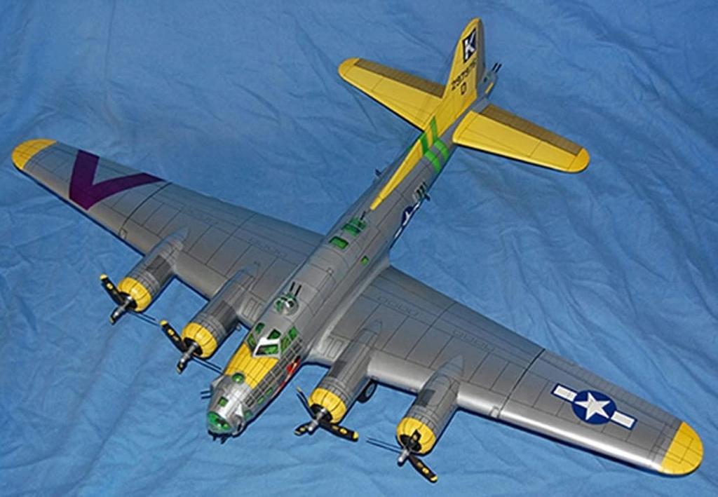 3D Assembly Papercraft Large Strategic Bomber Flying Fortress (B-17G 1/47 Scale)
