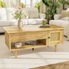 Eleganter Couchtisch mit hochklappbarer Tischplatte und Rattantüren, Holzfarbe mit schwarzen Akzenten, ideal für das Wohnzimmer