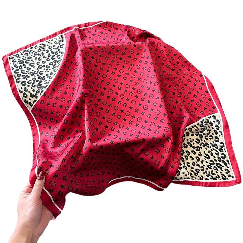 New Leopard Print Temperament Silk Scarf Light Luxury Versatile Decorative Scarf Women's Small Square Scarf 71cm Imitation Silk Scarf Shawl