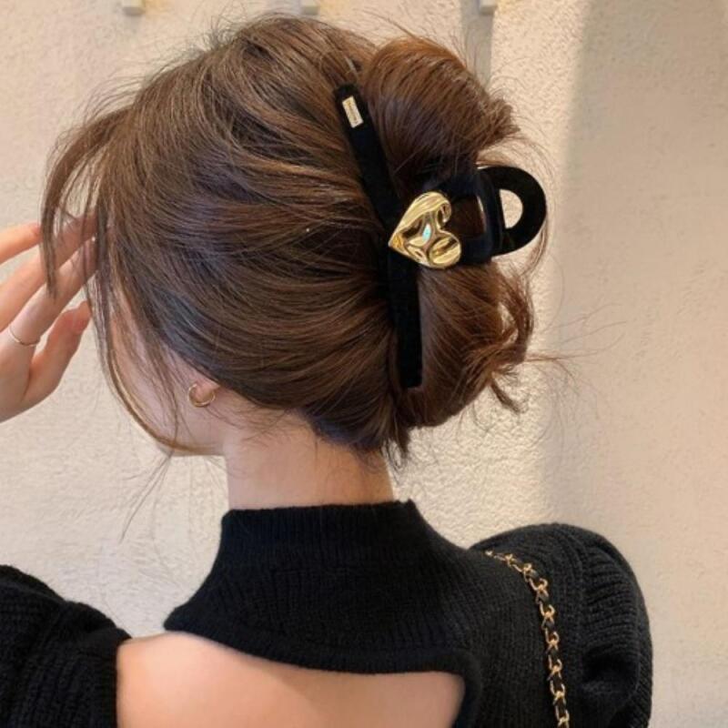 Women s Black Gold Heart Hair Clip A29484_Love It Black Hair Clip