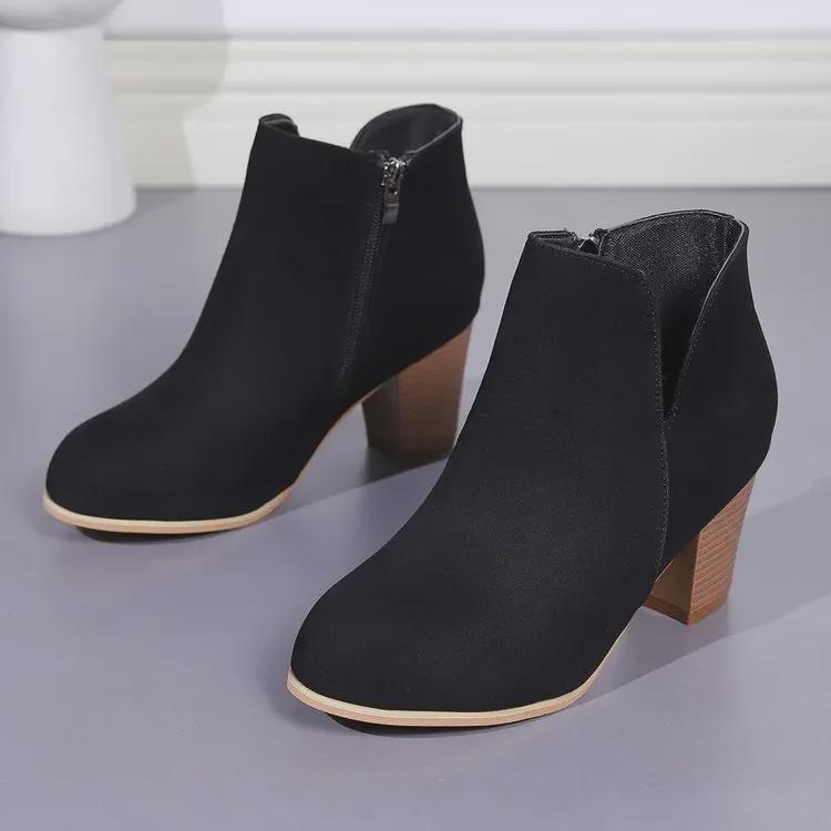 Damenstiefel mit spitzer Zehenpartie und hohem Absatz im koreanischen Stil: Herbst/Winter 2024 Kollektion