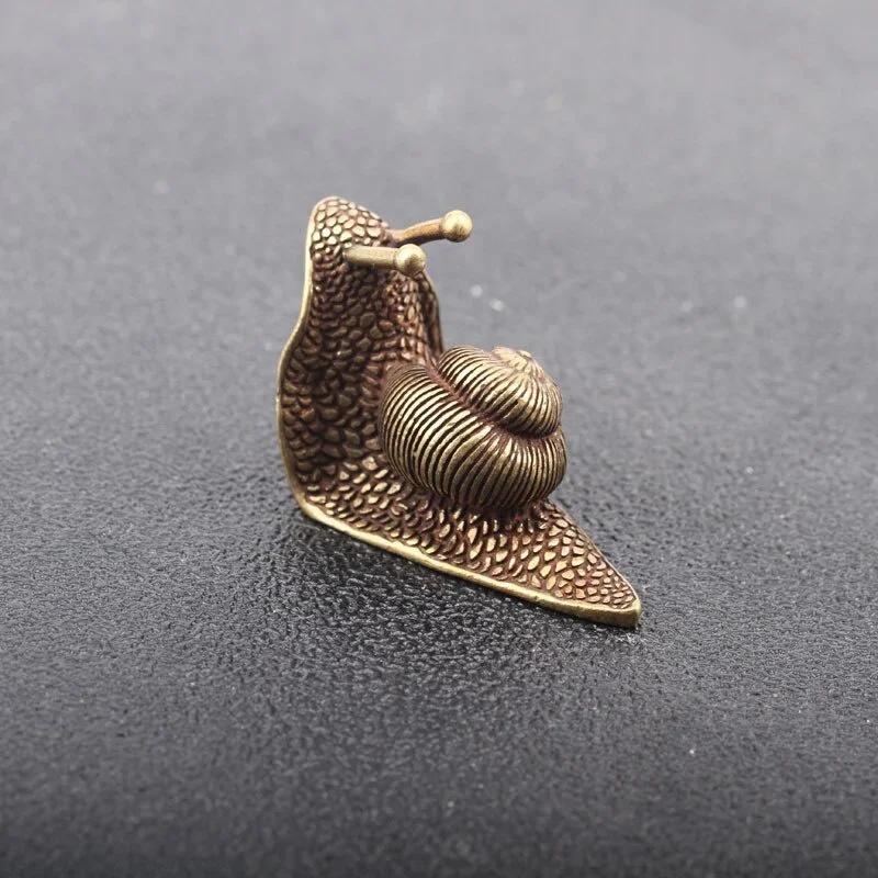 2026 Retro Personality Pure Copper Mini Snail Decoration Desk Antique Brass Tea Pet Collection Home Decor Tea Pet Fragrance Seat