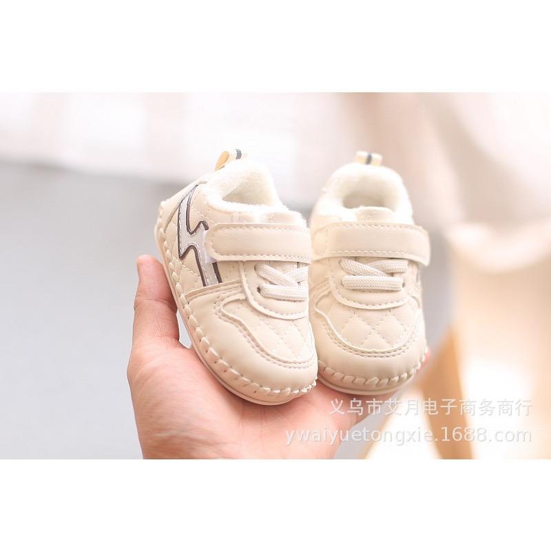 Winter One-year-old Boys and Girls Baby Walking Shoes Soft Soles 6-12 Months Infants and Young Children Shoes Warm Cotton Shoes Fall