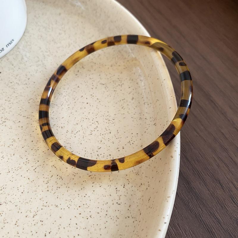 Acrylic smudge irregular leopard print bracelet fashionable versatile retro exaggerated bracelet light luxury high-end jewelry women