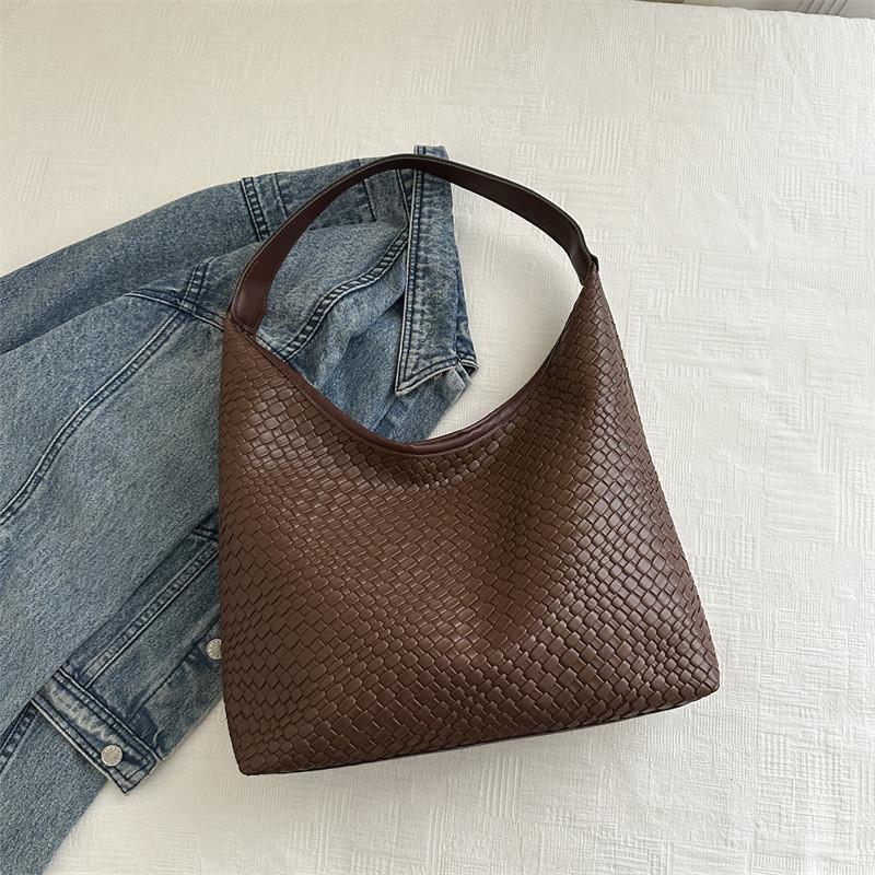 Beautifully Designed Large Tote Bag For Women Perfect For Casual And Commuter Style коричневый