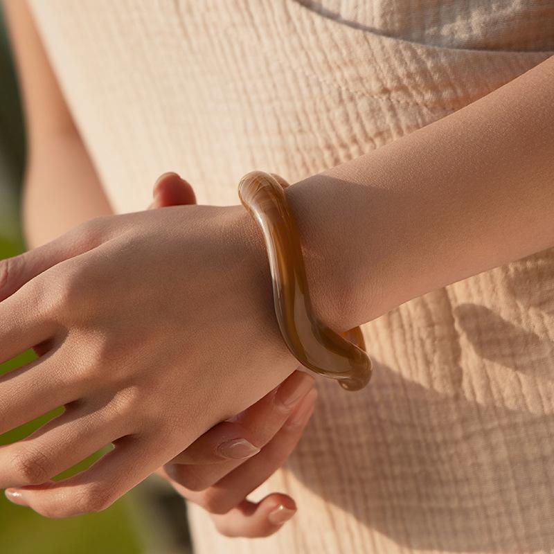 Fashion Unique Irregular Acrylic Cuff Bracelets for Women Simple Texture Multicolor Geometric Open Bangle Female Jewelry