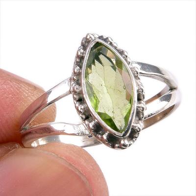 Natural Peridot Gemstone Handmade 925 Solid Silver Gift Jewelry Ring Size 7 L9J76