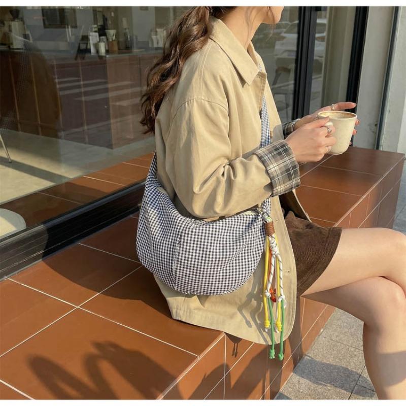 Korean version of simple nylon shoulder bag new foreign style plaid dumpling bag versatile casual light messenger bag women