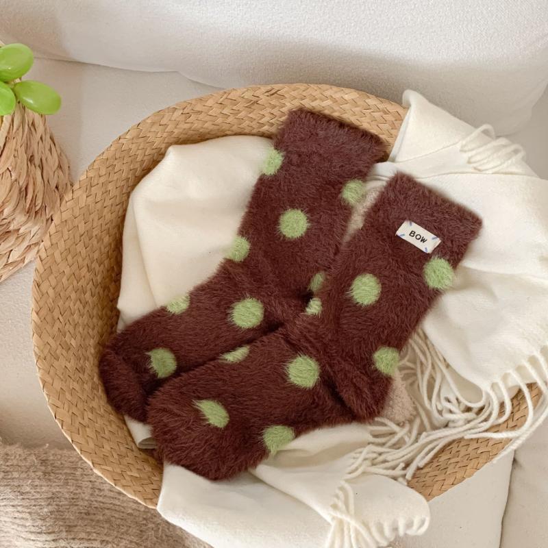 

Women S Winter Polka Dot Socks Mid Tube Cute Mink Velvet Sock Thickened Warm Sleeping Stockings