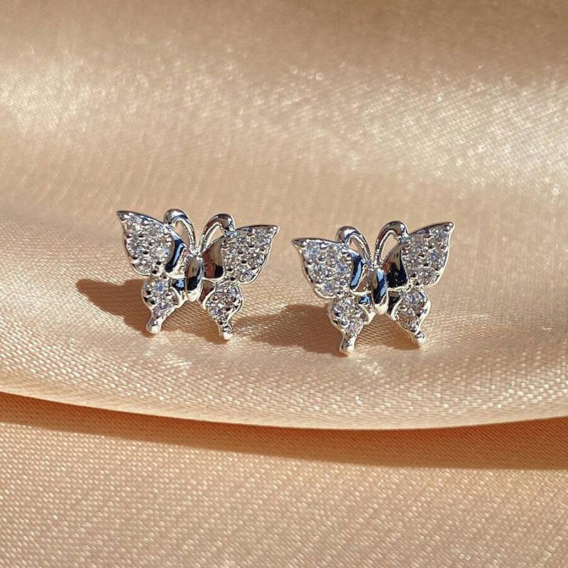 New Elegant Butterfly Earrings for Japanese and Korean Women, Small and Stylish, Minimalist Commuting Zircon and Accessories