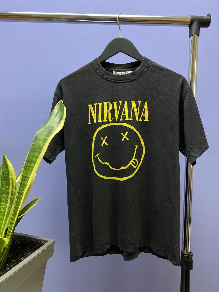 Women's Graphic Tee Vintage 2000s Nirvana Smiley Face T Shirt Size S Faded Men
