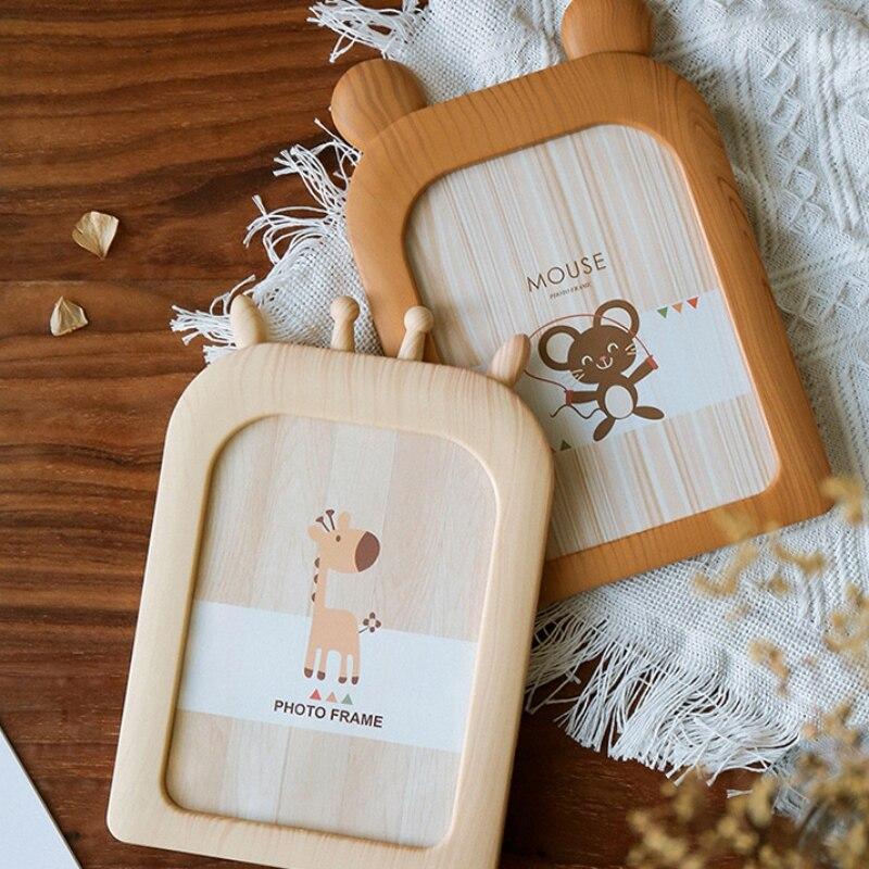 Ramka na zdjęcia w kształcie zwierzątka z kreskówkowym otworem do zawieszania na blacie biurkowym