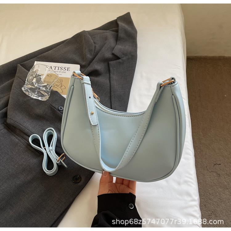 French niche design underarm crescent bag women's bag 2025 new fashion texture shoulder bag simple messenger bag tide