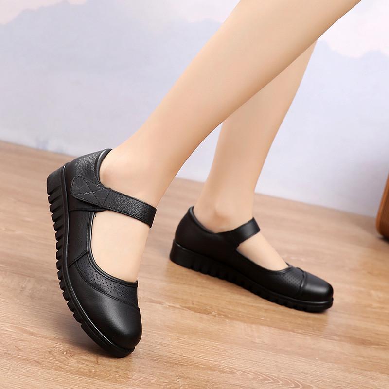 Hot-selling middle-aged and elderly mother shoes cowhide women's single shoes casual and comfortable four-season single shoes 2025 direct sales
