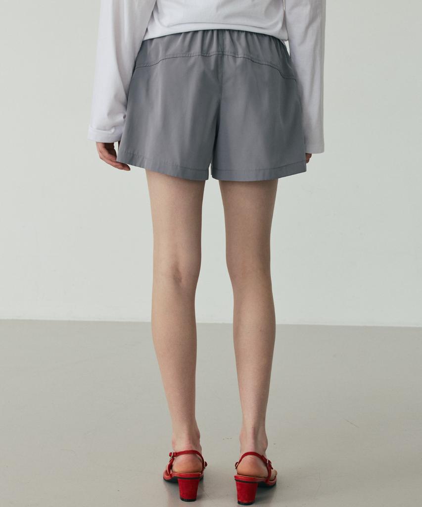 Linte Buckle Shorts Gray