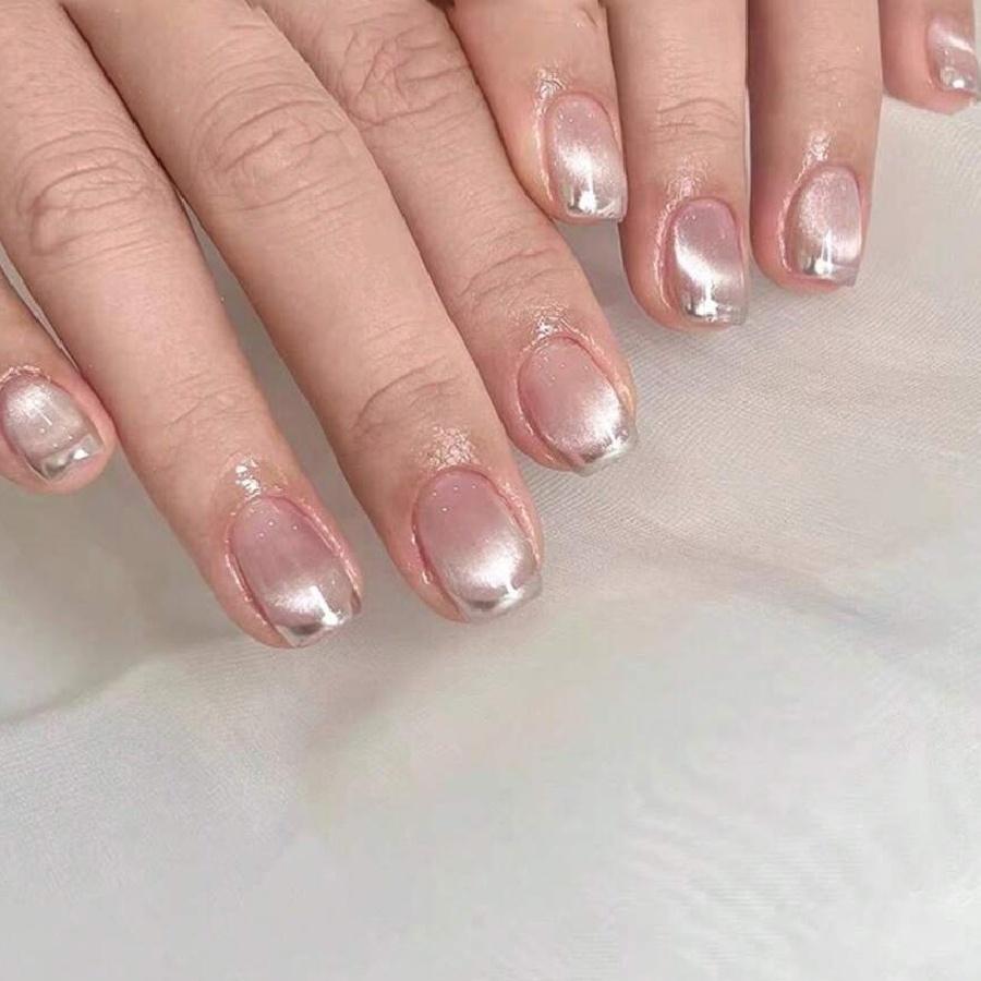 10 Pcs High End White Moonlight French Cat Eye Handmade Fake Nails Shiny Short Lightweight Nail Patches For Women