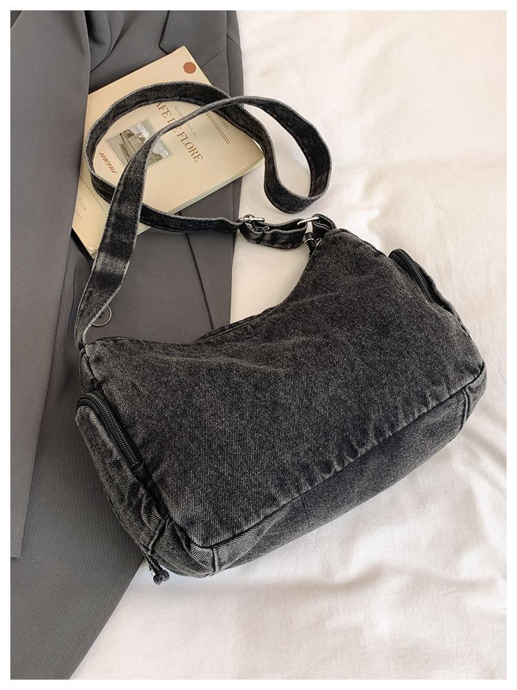 Denim bag women's large capacity 2025 new autumn and winter casual messenger bag college students commuting tote bag