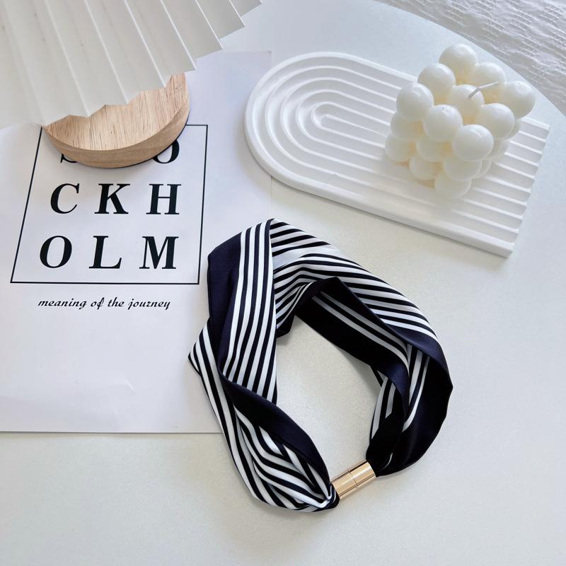 Korean Style New Fahion Silk Scarf Pearl Necklace Decoration Printed All-Matching Vintage Scarf Professional Lady Small Scarf