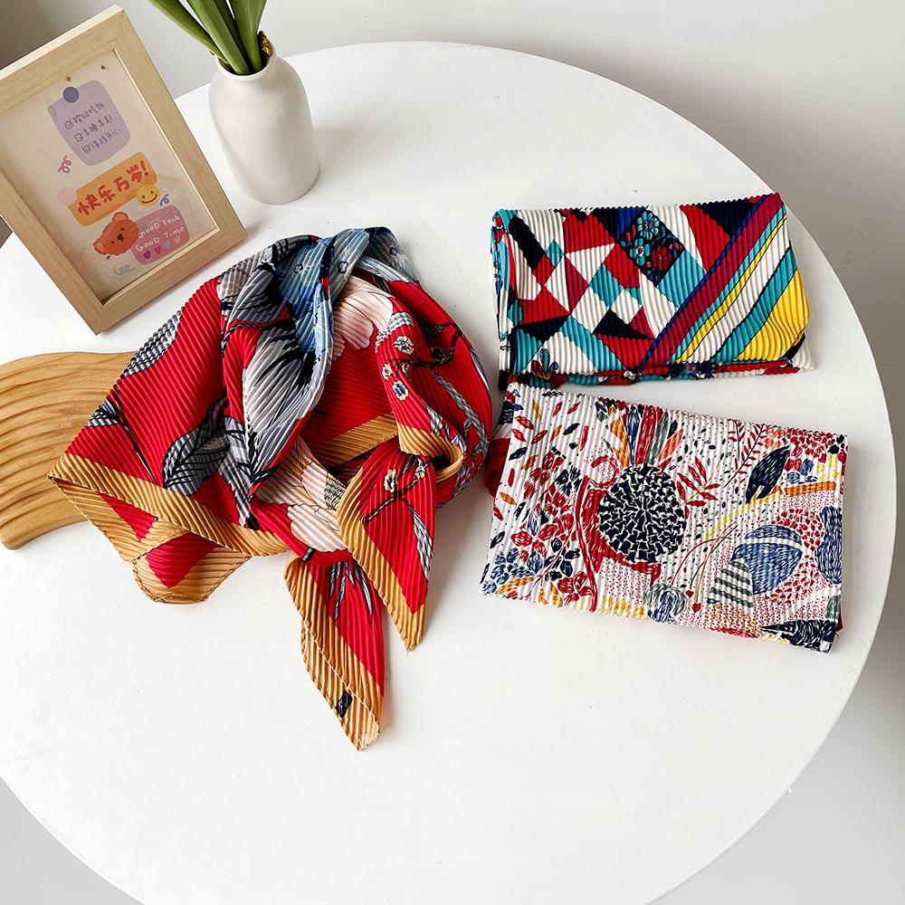 Nowy Plisowany Jedwabny Szal Twill Malowany Kwadratowy Szal dla Kobiet Szal Trójkątny Wiązany w Pasie Europejski i Amerykański Hip Modna Chustka na Głowę Szal