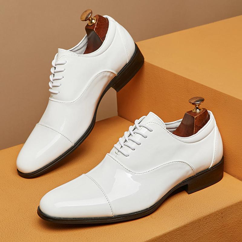 New Men's White Black Pointed Lace Up Business Flats Derby Shoes Male Luxury Designer Homecoming Wedding Dress Footwear
