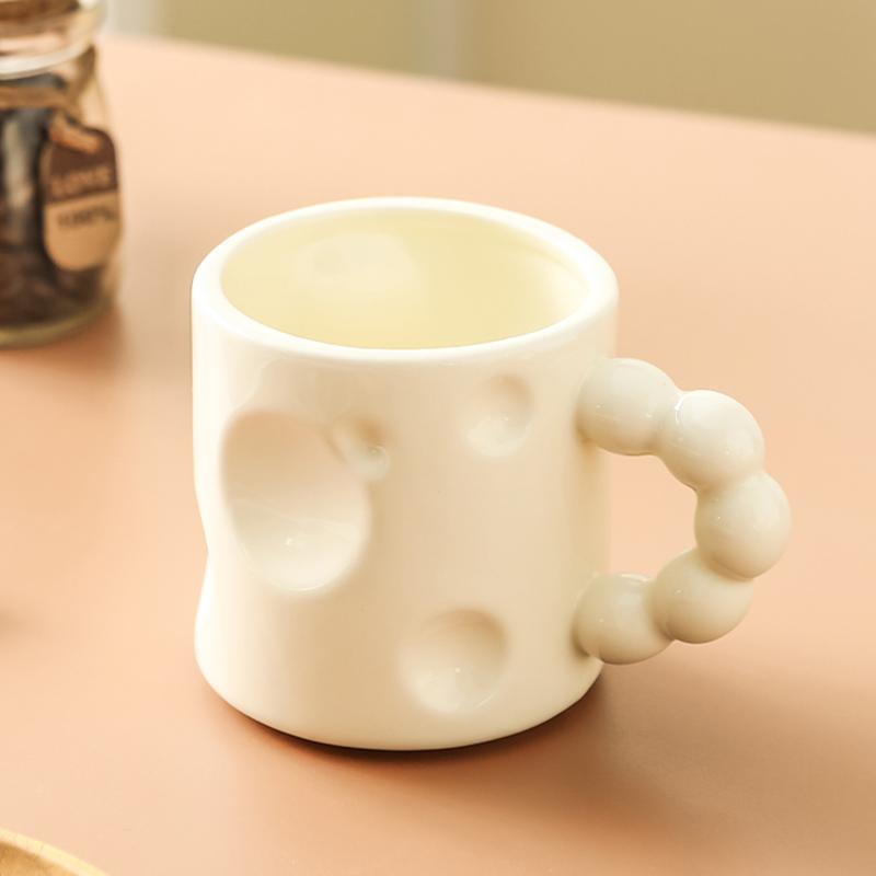 

Simple Solid Personalized Ceramic Couple Cups Korean Green Cream Style Coffee Cups Women High Quality Thick Breastfast Mug 201-300ml