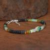 Schwarzes Feueropal Glatte Perlen Charm-Armband, Schwarzer Opal Ovaler Charm Goldarmband, Handgemachtes Armband, Oktober Geburtsstein, Geschenk für Mama