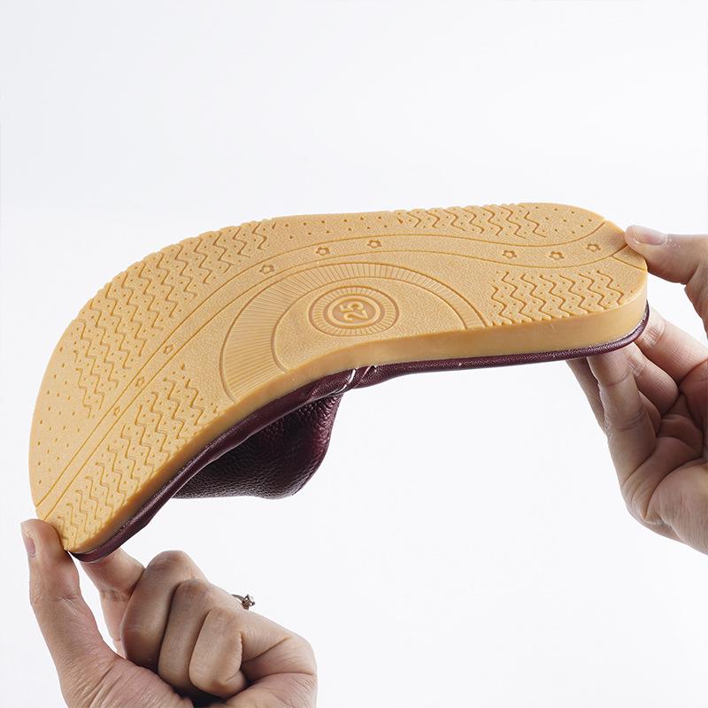 Sandales d'intérieur en cuir d'été: Pantoufles Antidérapantes, Semelle Souple, Couleur Unie pour Couples