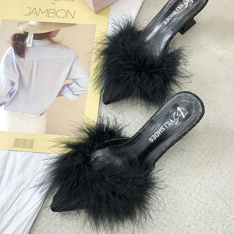 

Весна новинка высокий класс мохнатый острый носок толстый каблук сумка голова тапочки женские носить низкий каблук полутапочки женские лето 40 чёрный