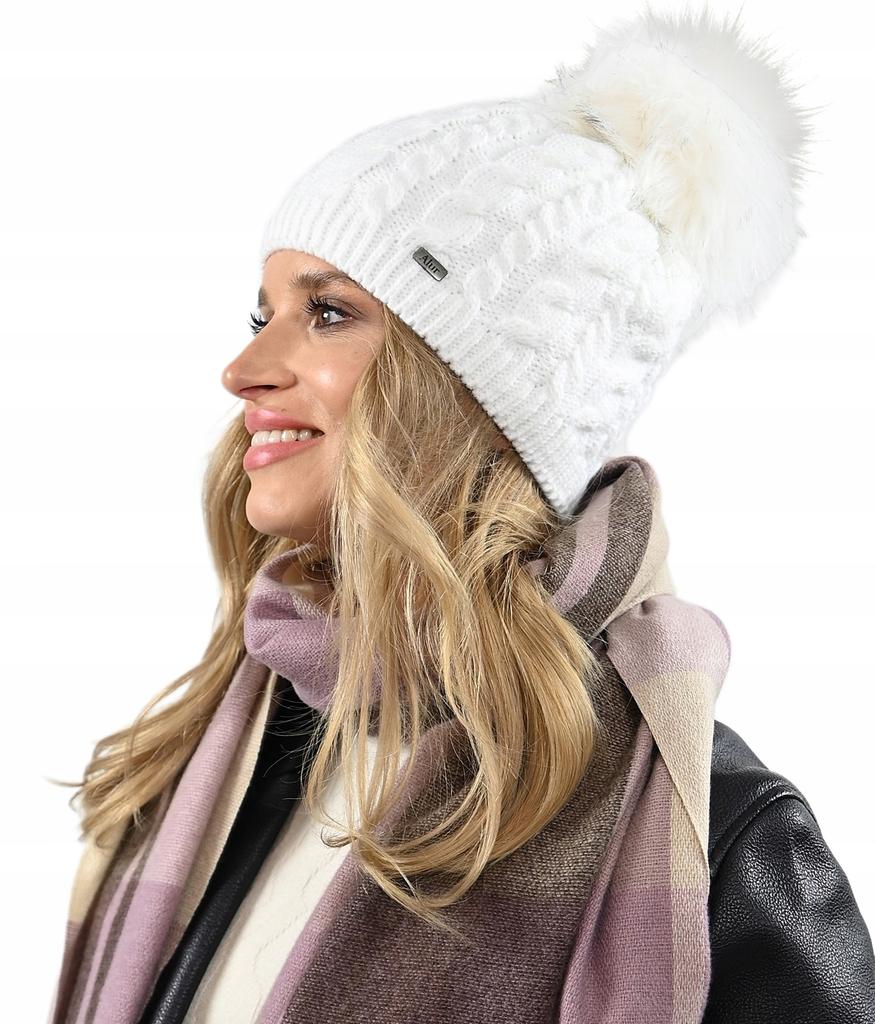 Warm Women'S Winter Hat With A Pompom, Fleece-Lined Beania Uni