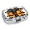 Portapillole Portatile con 2 Scomparti, Mini Custodia Organizer in Metallo per Medicine, Carino Contenitore Stampato per Pillole, Vitamine, Gioielli, Viaggio, Uso Quotidiano